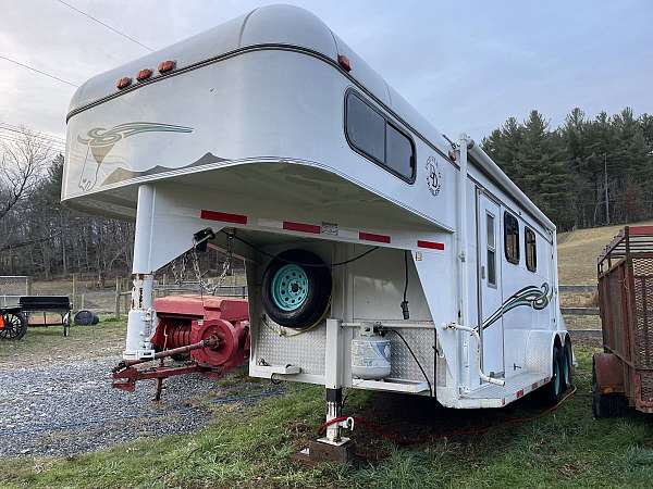 trailer-in-fairdale-wv