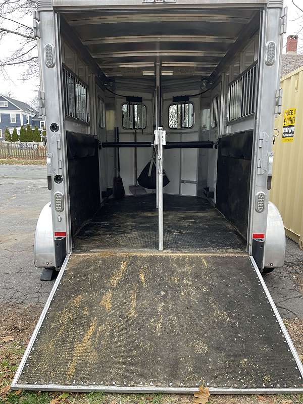 straight-load-trailer-in-beverly-ma