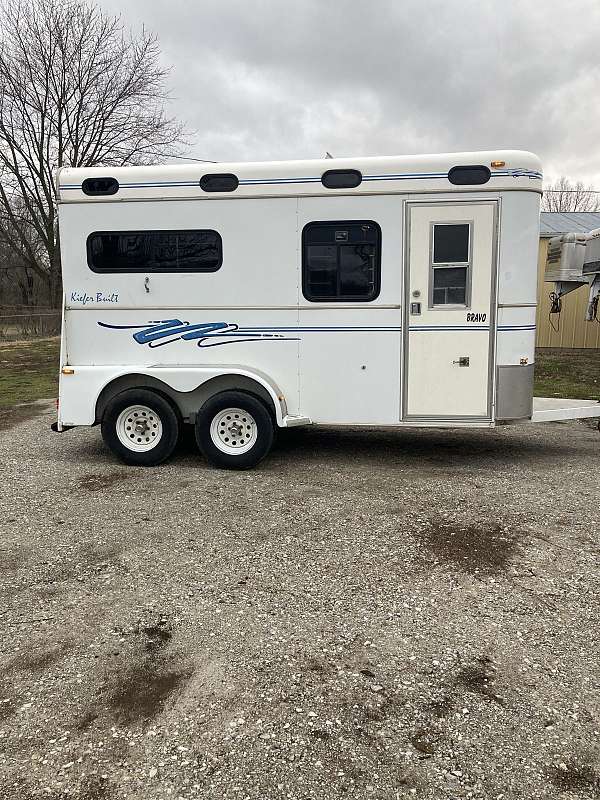 trailer-in-highland-il