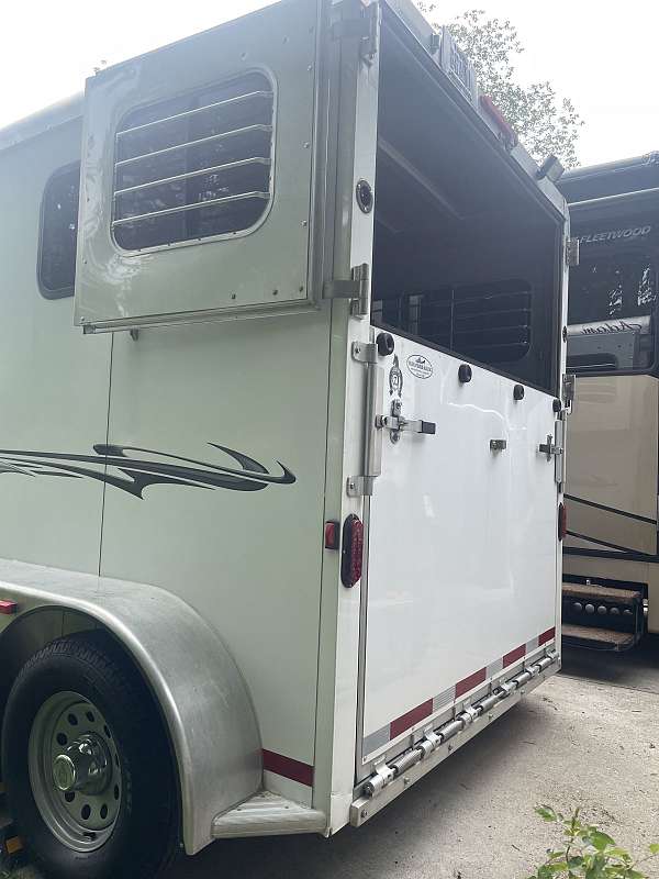 2014-horse-trailer