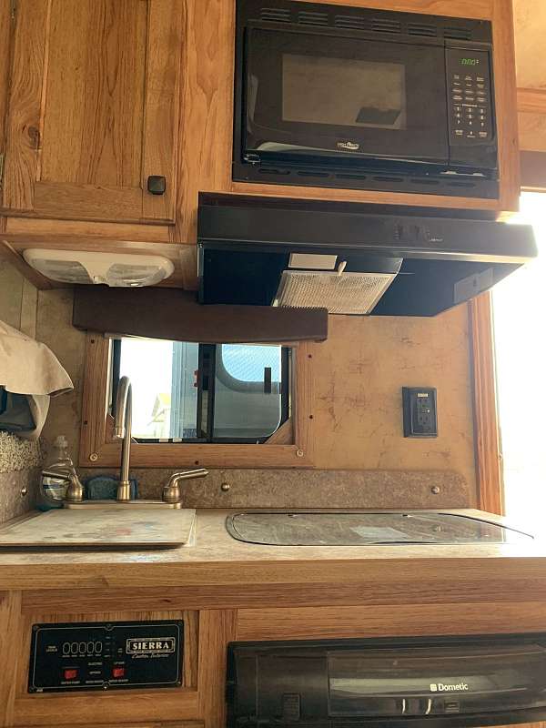 trailer-with-dinette