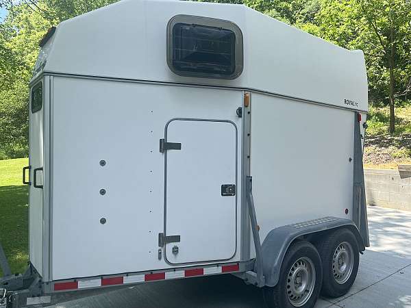 rear-loading-trailer-in-bloomington-in