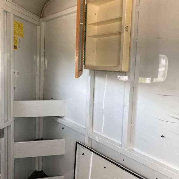 white-trailer-with-a-dressing-room