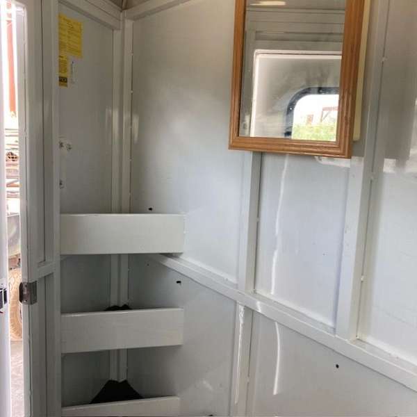 white-trailer-with-a-enclosed