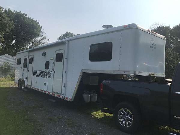 dressing-room-trailer-in-nazareth-pa