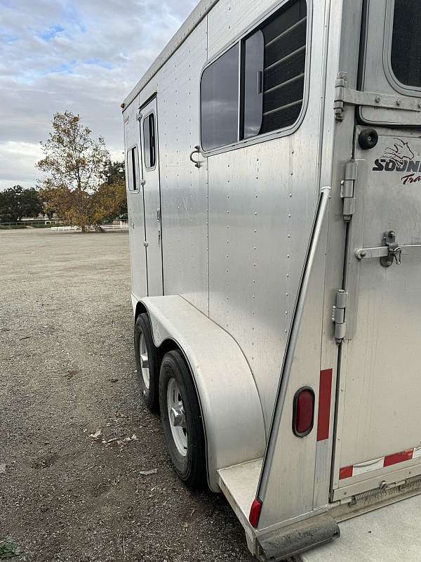 silver-2000-horse-trailer