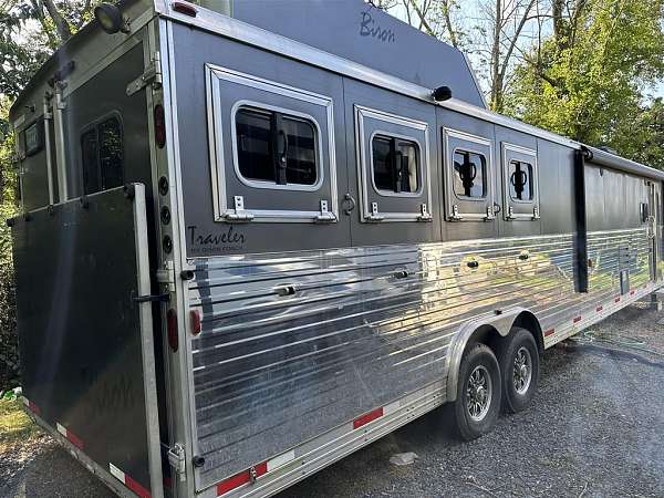 2014-horse-trailer