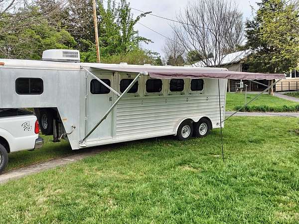 enclosed-trailer-in-jonesborough-tn