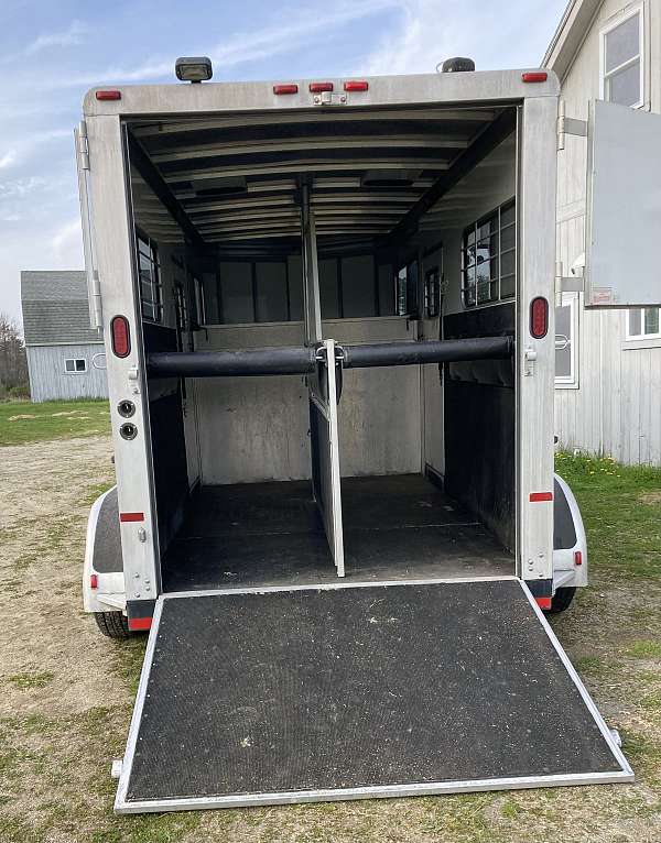 white-2001-horse-trailer