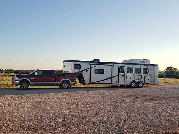 2014-horse-trailer