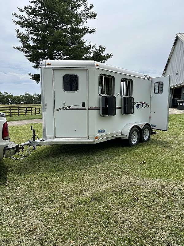 trailer-in-midway-ky