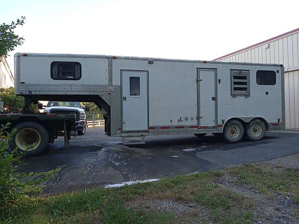 1995-fifth-wheel-trailer