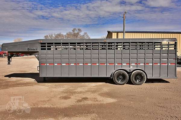 grey-2024-horse-trailer