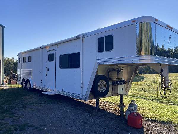 gooseneck-trailer-in-whitwell-tn