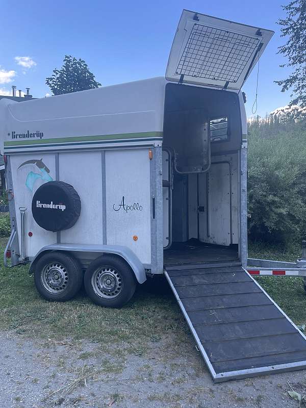 trailer-in-nelson-bc