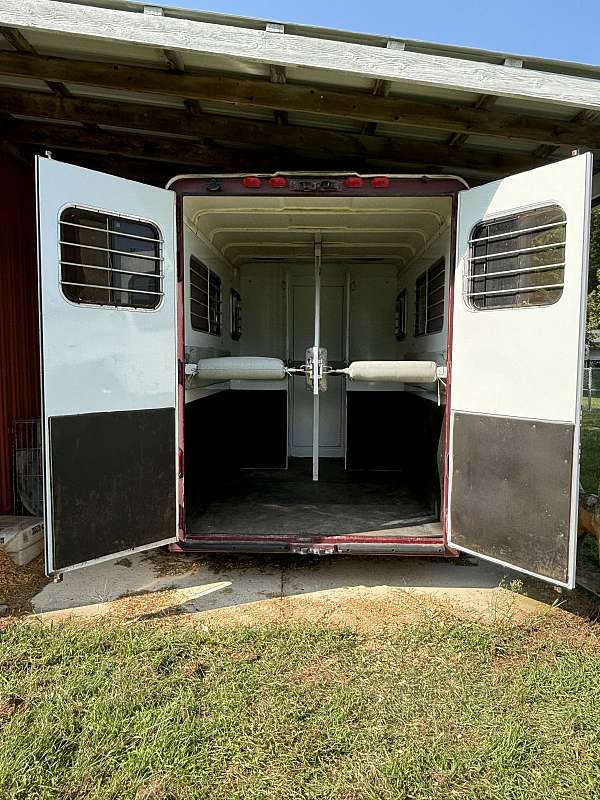 2002-horse-trailer