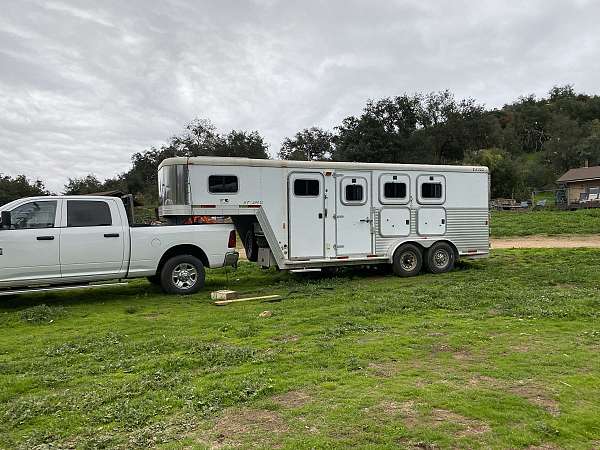 storage-locker-trailer-in-ramona-ca