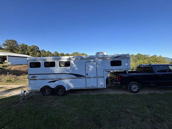 trailer-in-luttrell-tn