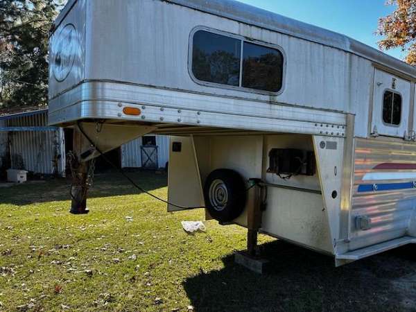 aluminum-horse-trailer-in-williston-sc