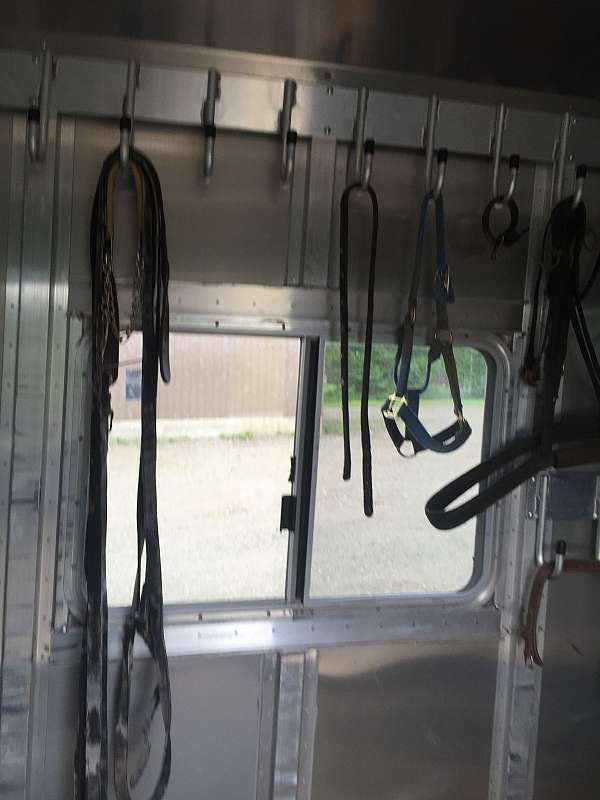 horse-trailer-made-of-aluminum