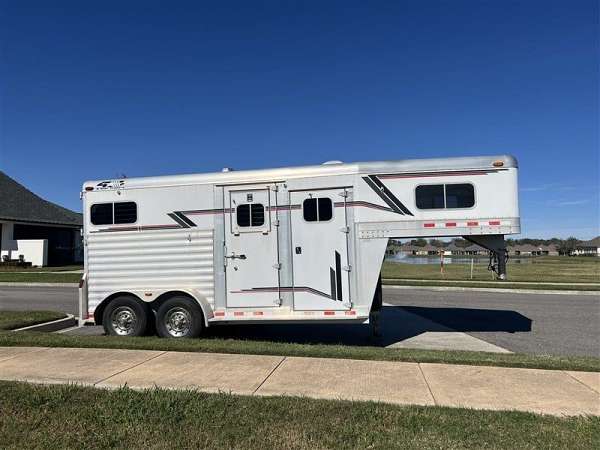 silver-2003-horse-trailer