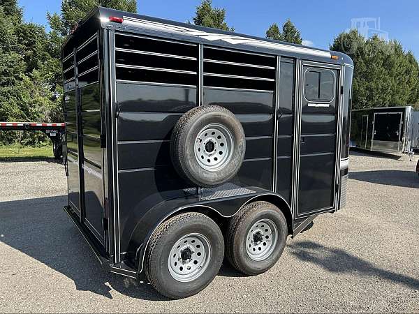 2025-horse-trailer