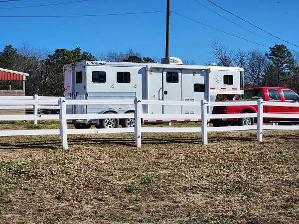 2016-horse-trailer