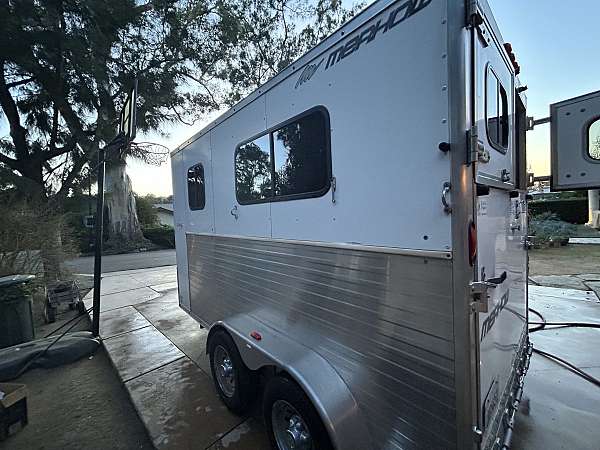 escape-door-trailer-in-palos-verdes-estates-ca