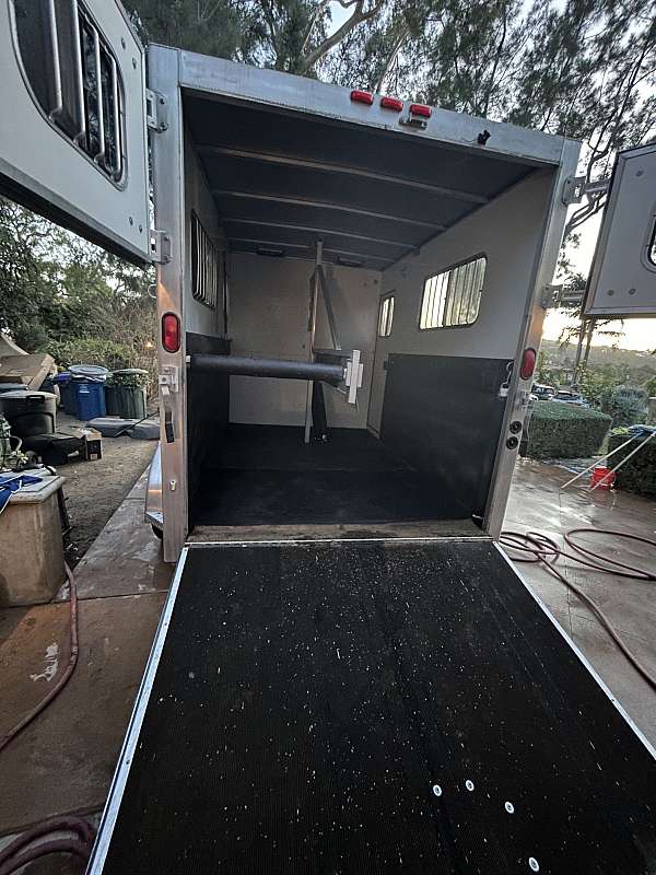 rear-loading-trailer-in-palos-verdes-estates-ca