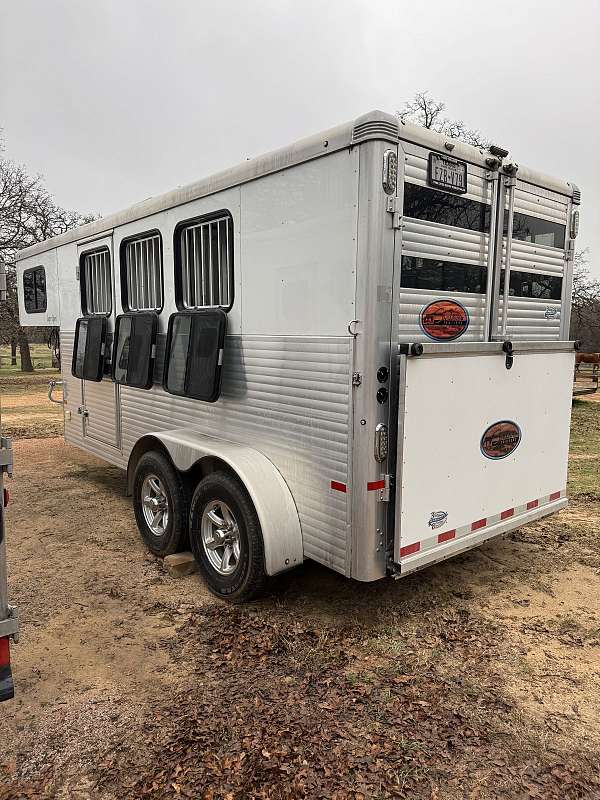 2018-horse-trailer