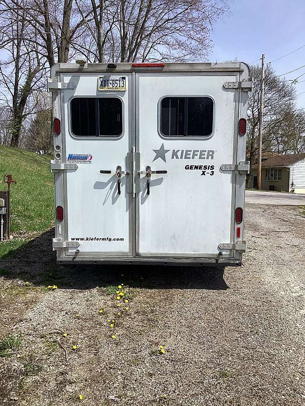 trailer-in-industry-pa