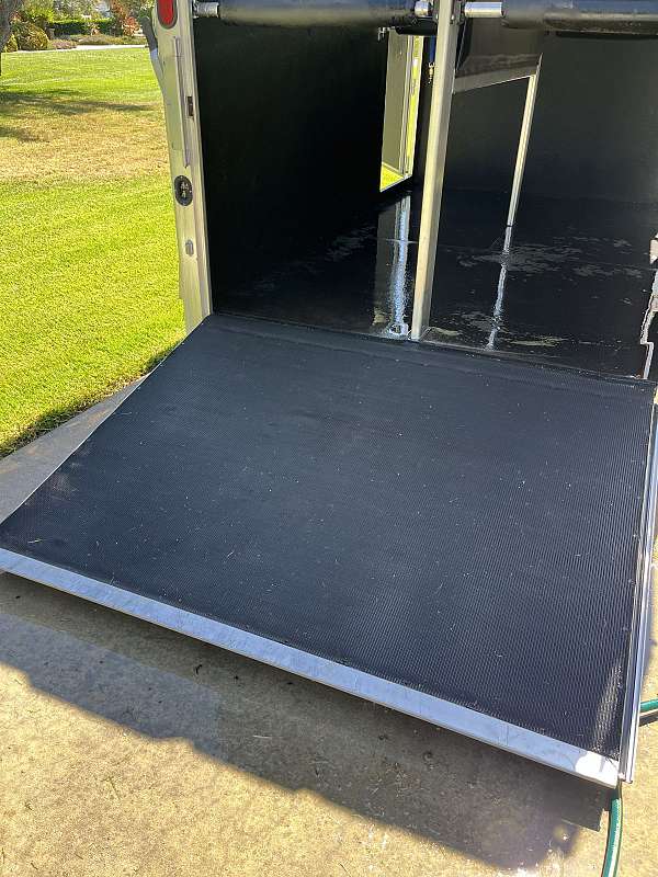 walkthru-door-trailer-in-fallbrook-ca