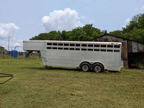 2000-horse-trailer