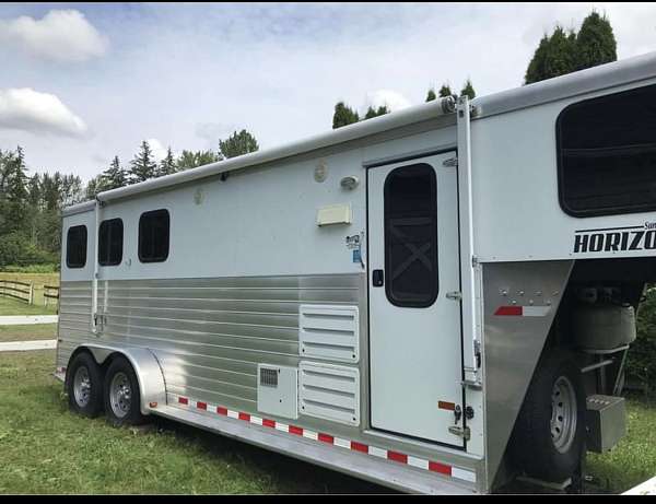 trailer-in-qualicum-beach-bc
