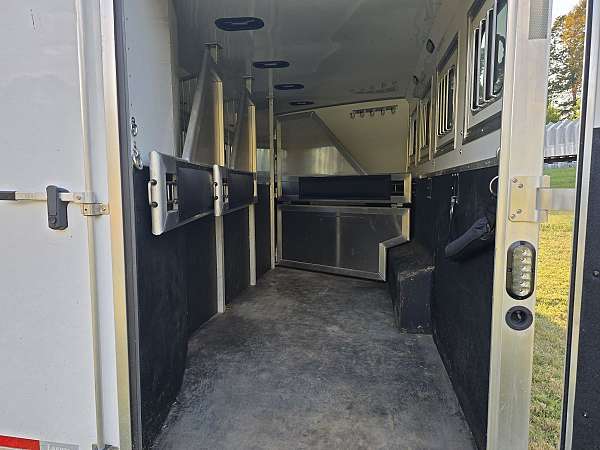 escape-door-trailer-in-roanoke-va