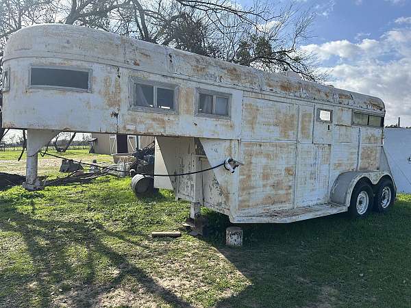 dressing-room-trailer-in-mexia-tx