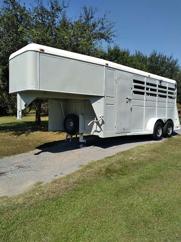gooseneck-trailer