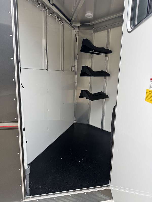 black-trailer-in-cleburne-tx