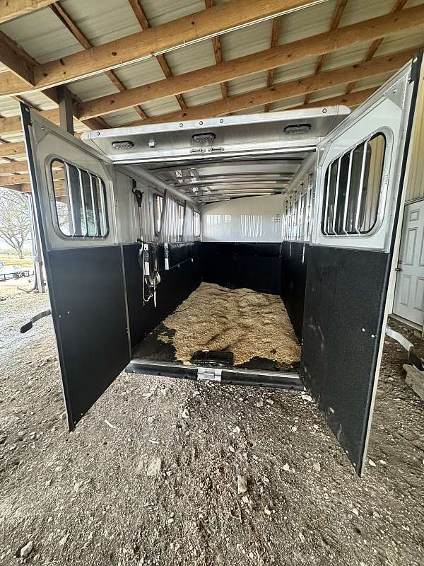3-horse-trailer-in-cleburne-tx
