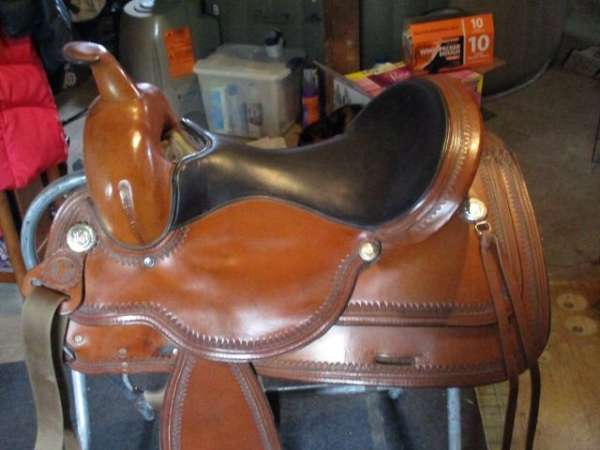 trophy-all-around-saddle