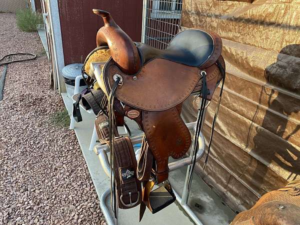 brown-circle-y-saddle
