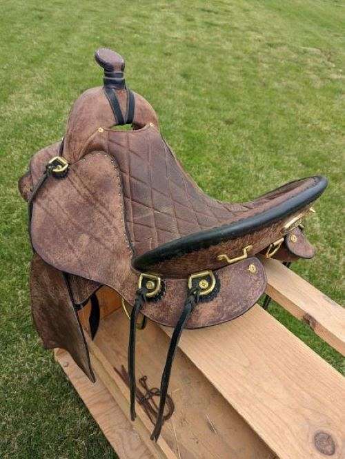 black-brown-trail-saddle