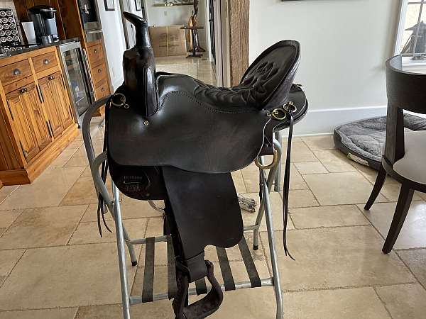 black-tucker-saddle