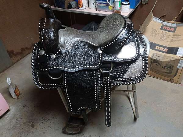black-leather-saddle