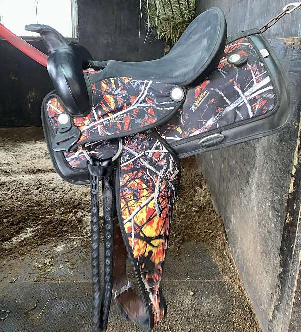 black-abetta-all-around-saddle