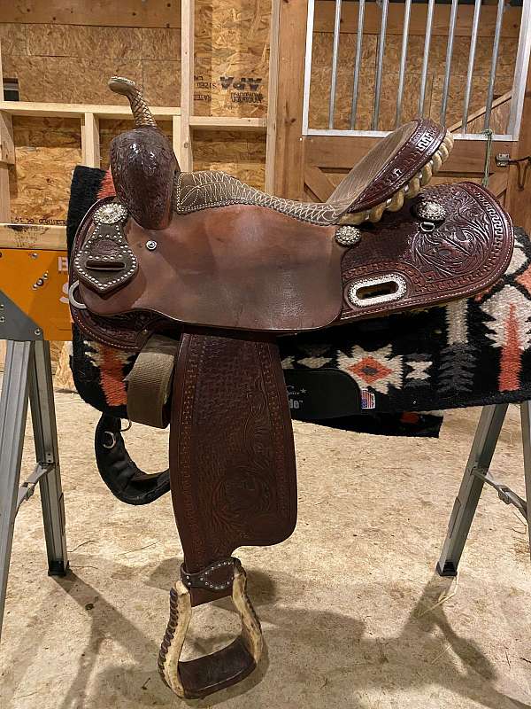 barrel-trail-saddle