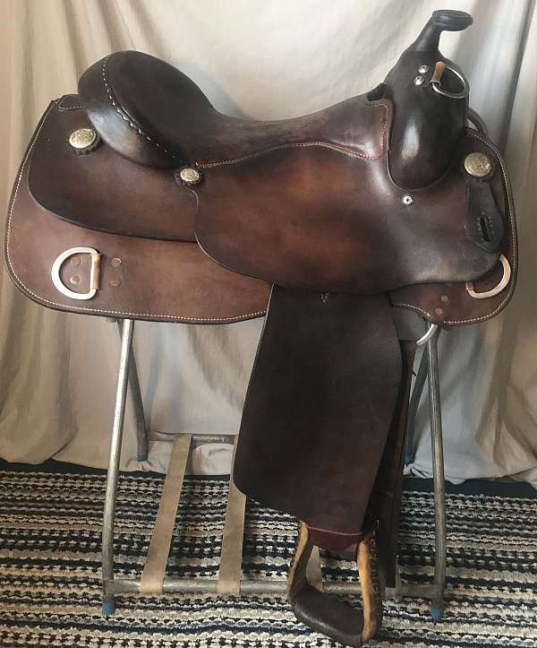 lakota-saddle