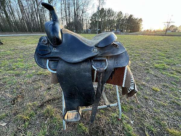 black-leather-saddle