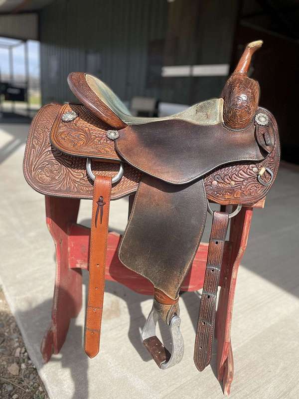 tan-dale-chavez-cutting-saddle