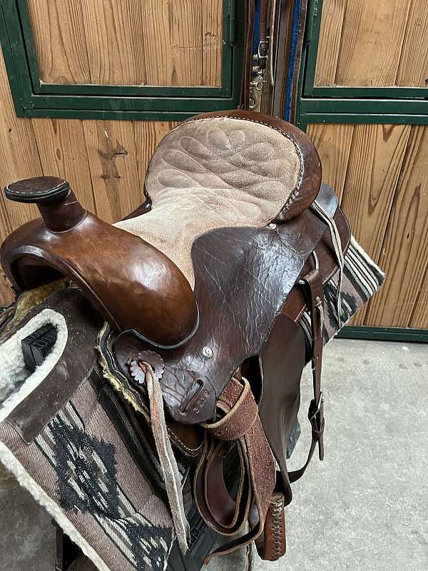 brown-western-pleasure-saddle